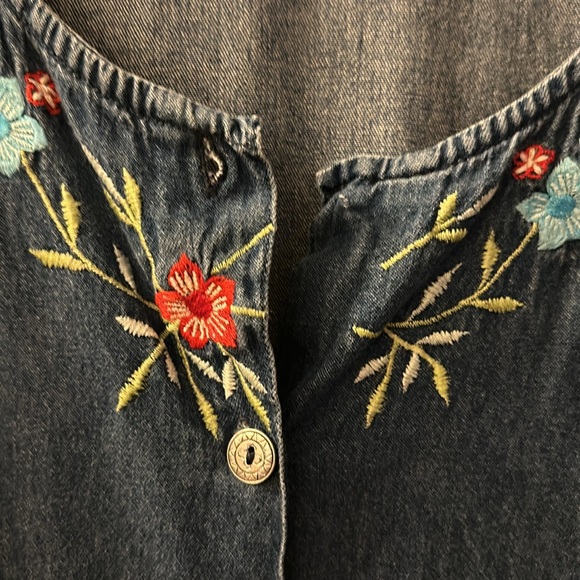 Light weight denim dress - Picture 2 of 5